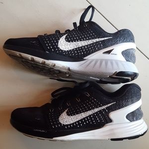 Nike Shoes - Nike Lunarglide 7 Sneakers Nike Shoes - Nike Lunarglide 7 Sneakers